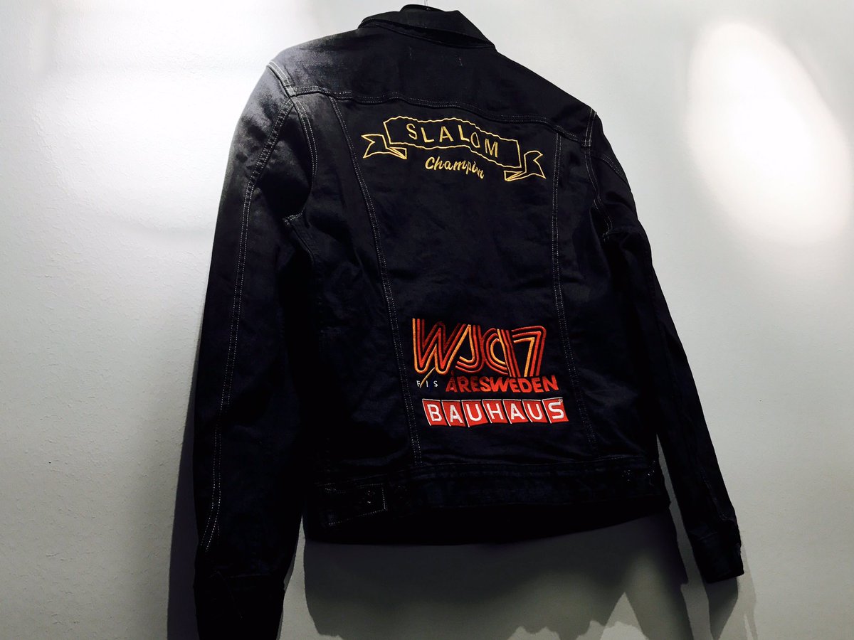 fisalpine's tweet photo. Haugan (NOR) leading first SL run over teammate Brudevoll (+0.11) and Popov (BUL +0.65). Winner will get this cool jacket! #jwsc2017 https://t.co/xJKYt1DCGx