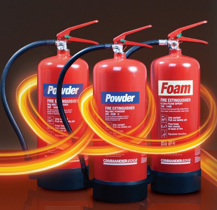 Commander tweet media