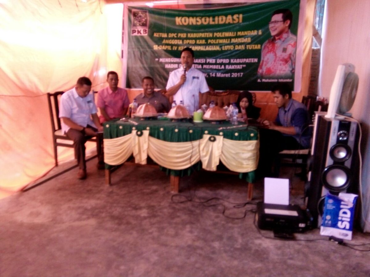 amirpkb's tweet photo. Konsolidasi pengurus DPC bersama Anggota DPRD Fraksi PKB dgn Pengurus DPAC  beserta DPrT se kec, campalagian,,, Bersatu ut menang,,, https://t.co/y4pvtaZBKm
