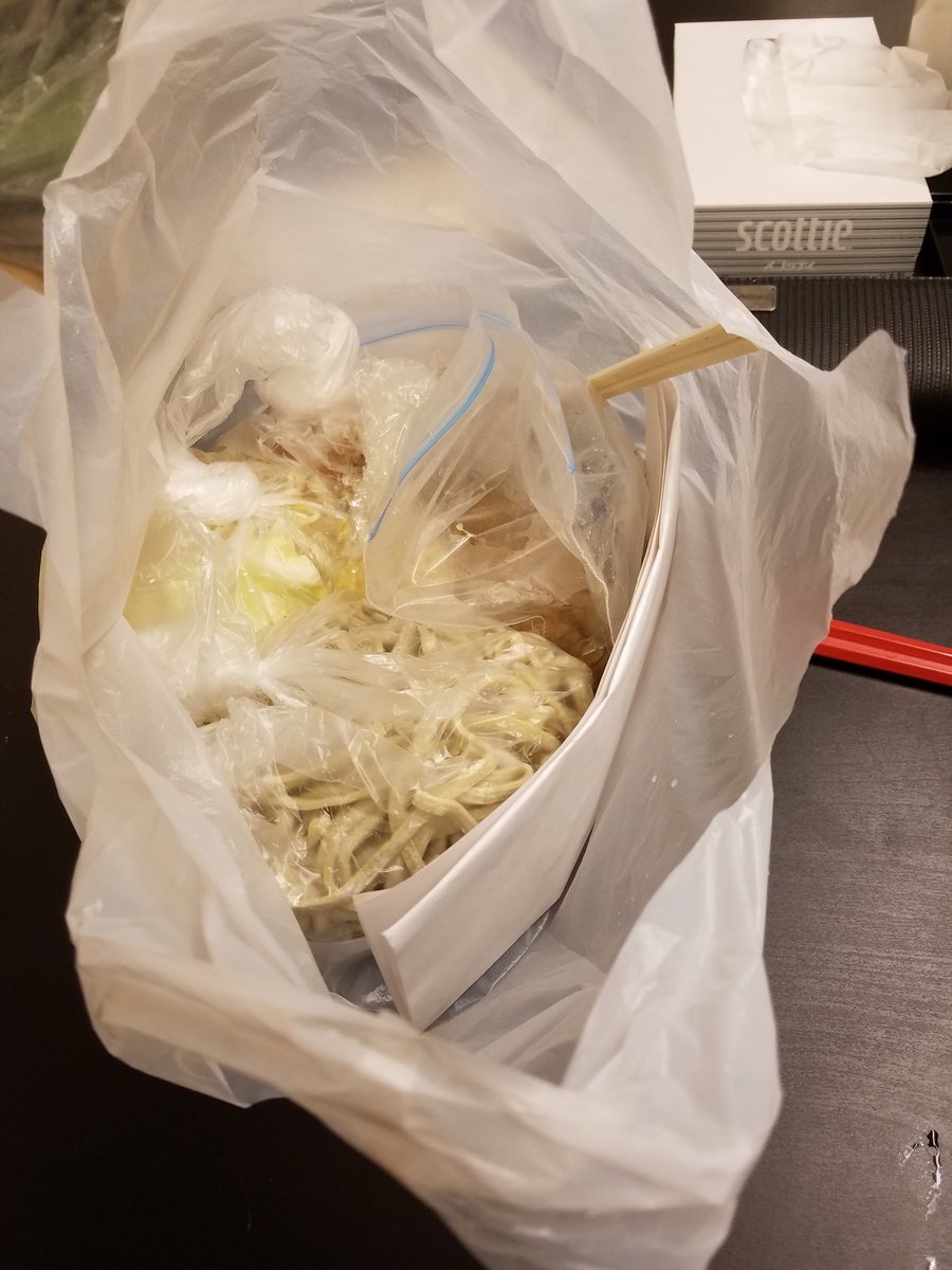 知っているのか雷電 1杯目 青葉区小松島 野菜みそラーメン鬼首 豚ましラーメン野菜マシニンニク みそ味 生姜 持ち帰りアブラそば 野菜マシでこの量 食べきれる分だけ注文しましょう みそ味やっぱり旨いな 豚も柔らかく最高 時間ずらして昼の終わり際に来