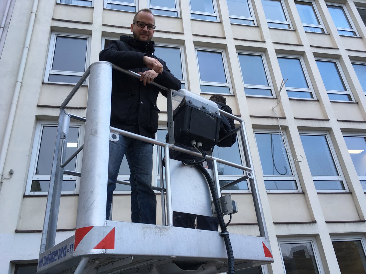 Machineseeker's tweet photo. Our new office is ready. Our CEO and the guys from the IT have finished everything over the weekend. Well done boys :) https://t.co/j9YLjl59TV