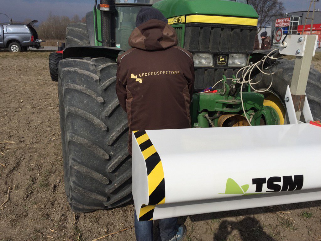 geoprospectors's tweet photo. Just getting a #Horsch Terrano variable depth ready using #TopsoilMapper and #Autodepth https://t.co/iEzQftZB9S