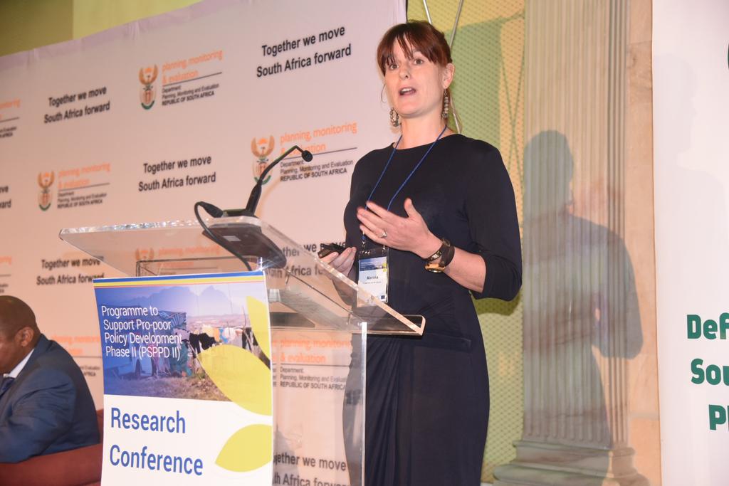 DpmeOfficial's tweet photo. Dr Marinka on the potential of food systems for sustainable rural development: A case study of the Vaalharts erea @theNWU @PSPPD_LF #PSPPD https://t.co/oOmKsz4sqE