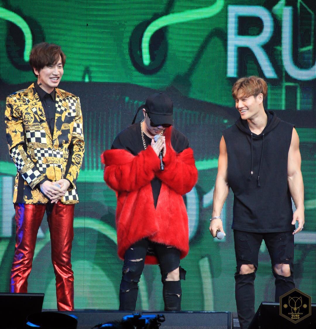 RukkiQ's tweet photo. RUNNING MAN LIVE IN BANGKOK
#RunningManLiveinBangkok
#RunningMan #SKULL #YSENTERTAINMENT
#RUKKIP
https://t.co/u7xxALRL3R https://t.co/PwKGobE2FV