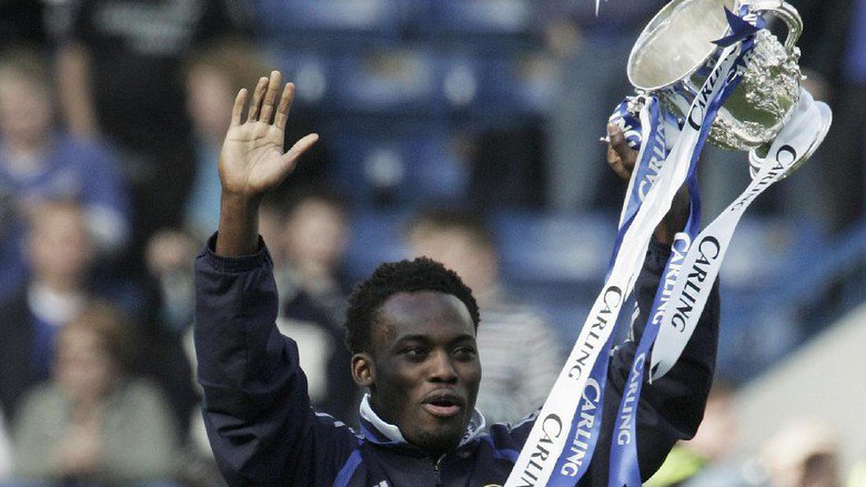 vonshed's tweet photo. Essien mau persembahkan trofi untuk @persib. Baca selengkapnya di sini: https://t.co/GWlvaU2jjM via @detiksport https://t.co/y3je3Qqjk9
