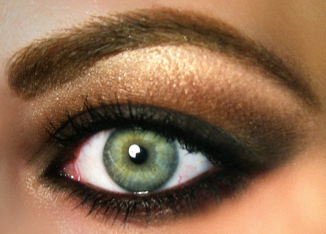 FaceBeautyCo's tweet photo. What #makeuptutorials would you like to see us share? Liz &amp; Jodie are currently putting together a number of videos. https://t.co/WD5d4M9kHi
