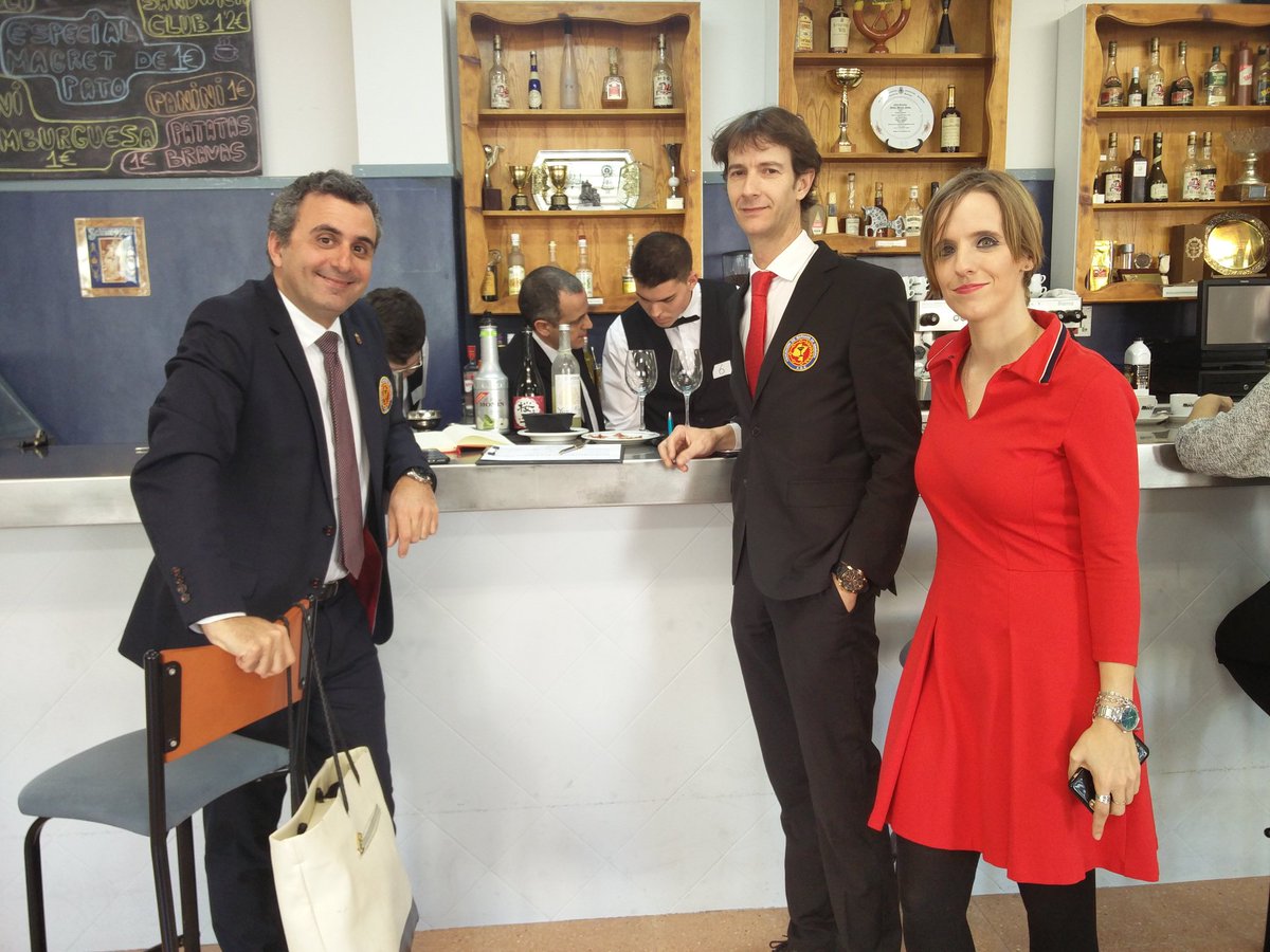 Rest_del_Reyno's tweet photo. Arranca III Campeonato Navarro Jefe Rango  @freixenet @restdelreyno @BarmansNavarra con estudiantes Escuela Hostelería en #Burlada https://t.co/qYrtdZMFwb