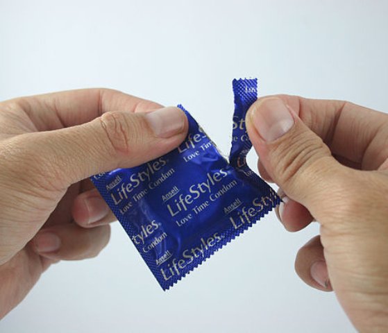 IMARATVKE's tweet photo. When using condoms, check expiry date & open carefully & never use teeth,nails or sharp objects. #UseCondomSenseKE https://t.co/51IGPvPbxf https://t.co/hGrV7nGDKW