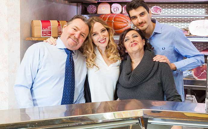 Una bottega bolognese che produce la #mortadella della tradizione. Scopriamo la storia di #artigianquality su goo.gl/gbhRnw