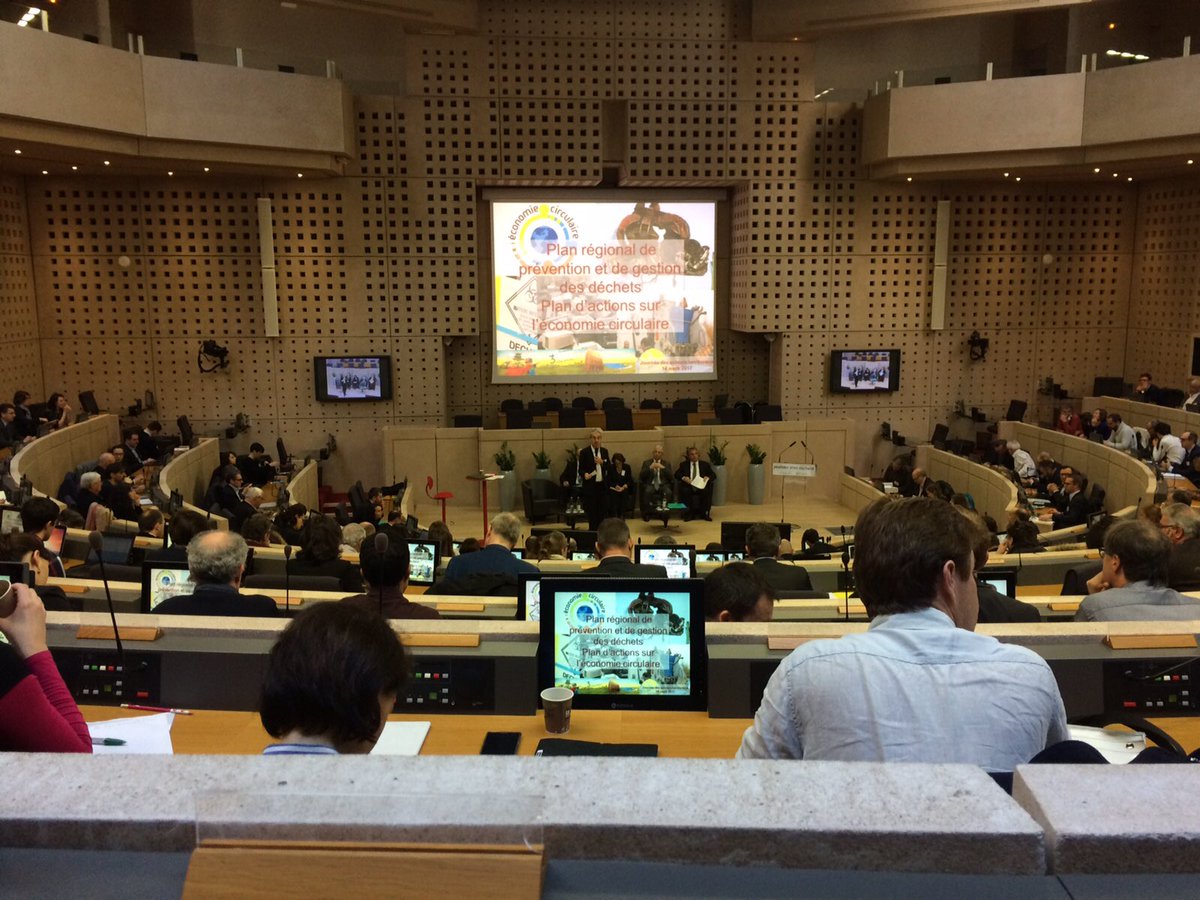 Le Celaa à Nantes pour participer à la journée plan déchets organisée par la @paysdelaloire #plandechets #economiecirculaire