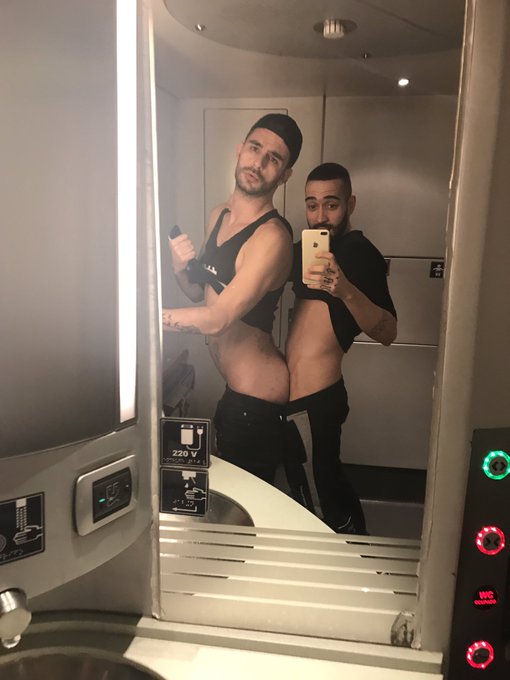 Foto ba?o ave! @abrahaMontenegr  y @rafamarcoporno ?? https://t.co/nLzZ0I0A7q