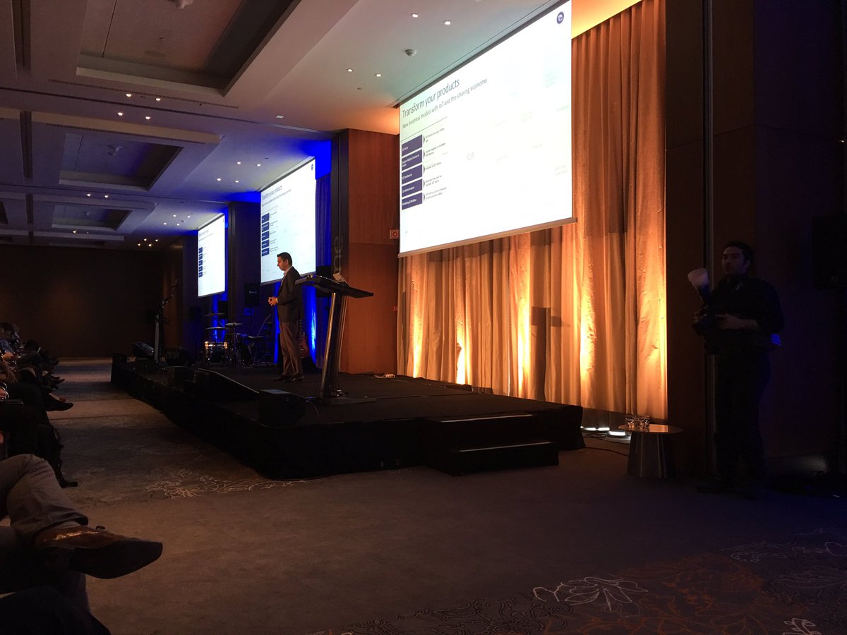 tangothor's tweet image. Param talks about relationship assistant in #dynamics365 at #extreme365 in #Portugal #promx