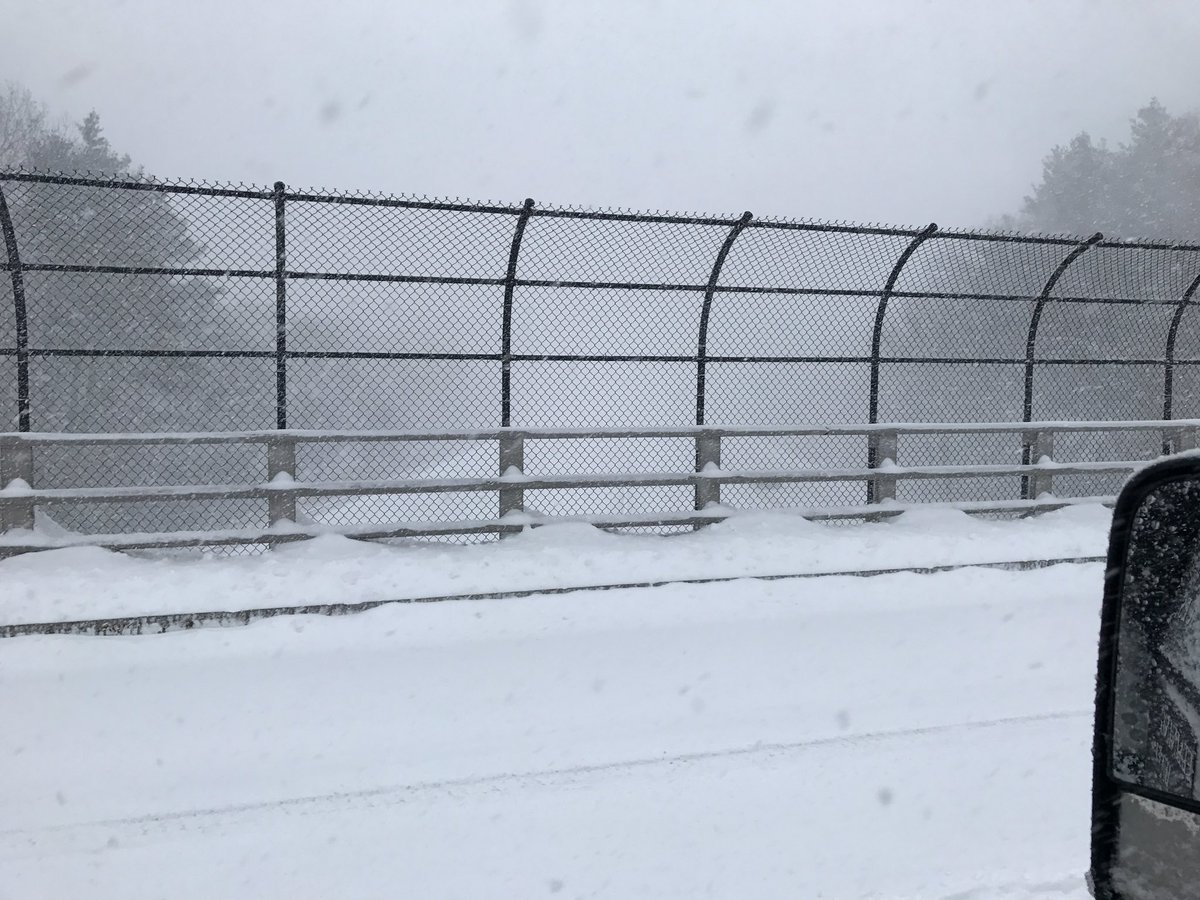 BackyardParadis's tweet photo. @LemanowiczFOX25 winds picked up, snowing heavy, visibility dropped all pictures from Grafton. last pic is a masspike overpass https://t.co/O1vI0XKaQ0