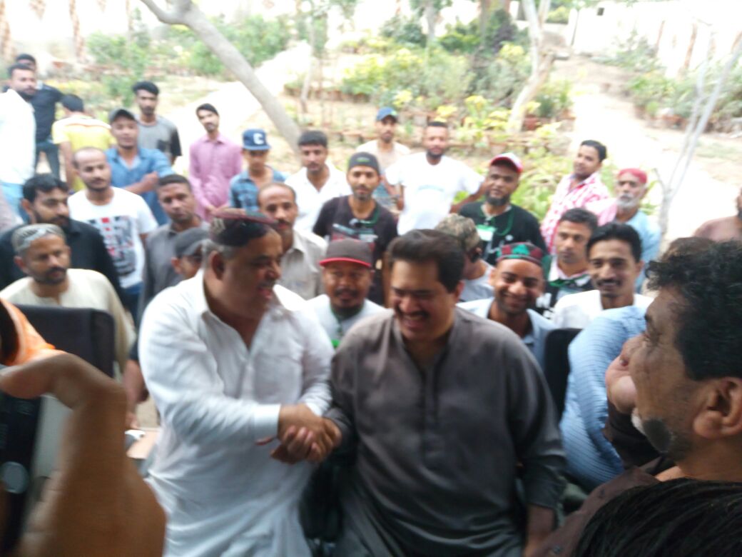 TeamPPP_Lyari's tweet photo. Former MNA-248 Nawab @Nabilgabol Visits at Kakari Ground Lyari &amp; Met W ex President D South #Haji_Qasam &amp; Diskas w him abt Election 2018 https://t.co/KCE24XhXaX
