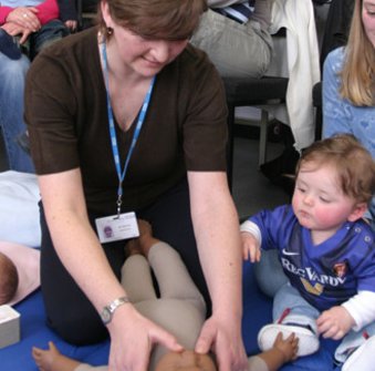 cypnow's tweet photo. Steep drops in health visitor and school nurse numbers https://t.co/lHDZECtnNT https://t.co/kzM5nl2BSF
