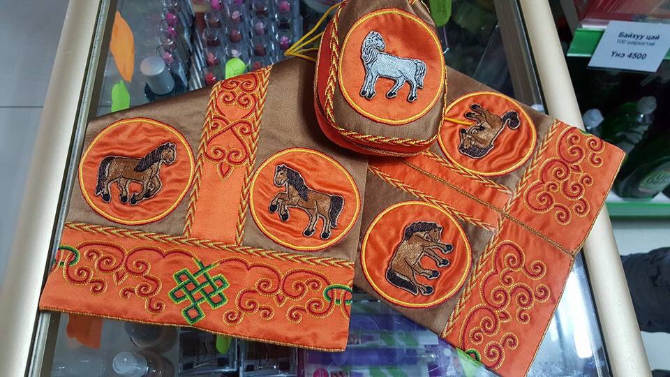 Хөөрөгний даалин (@bmoonoo) on Twitter photo 