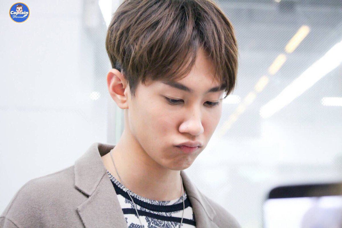 CCaptainstories's tweet photo. ก่อนนอนคืนนี้อย่าลืมคิดถึงผมก่อนนอนด้วยนะครับ มุ่ย😗 #captainchonlathorn https://t.co/S1cThCByY9