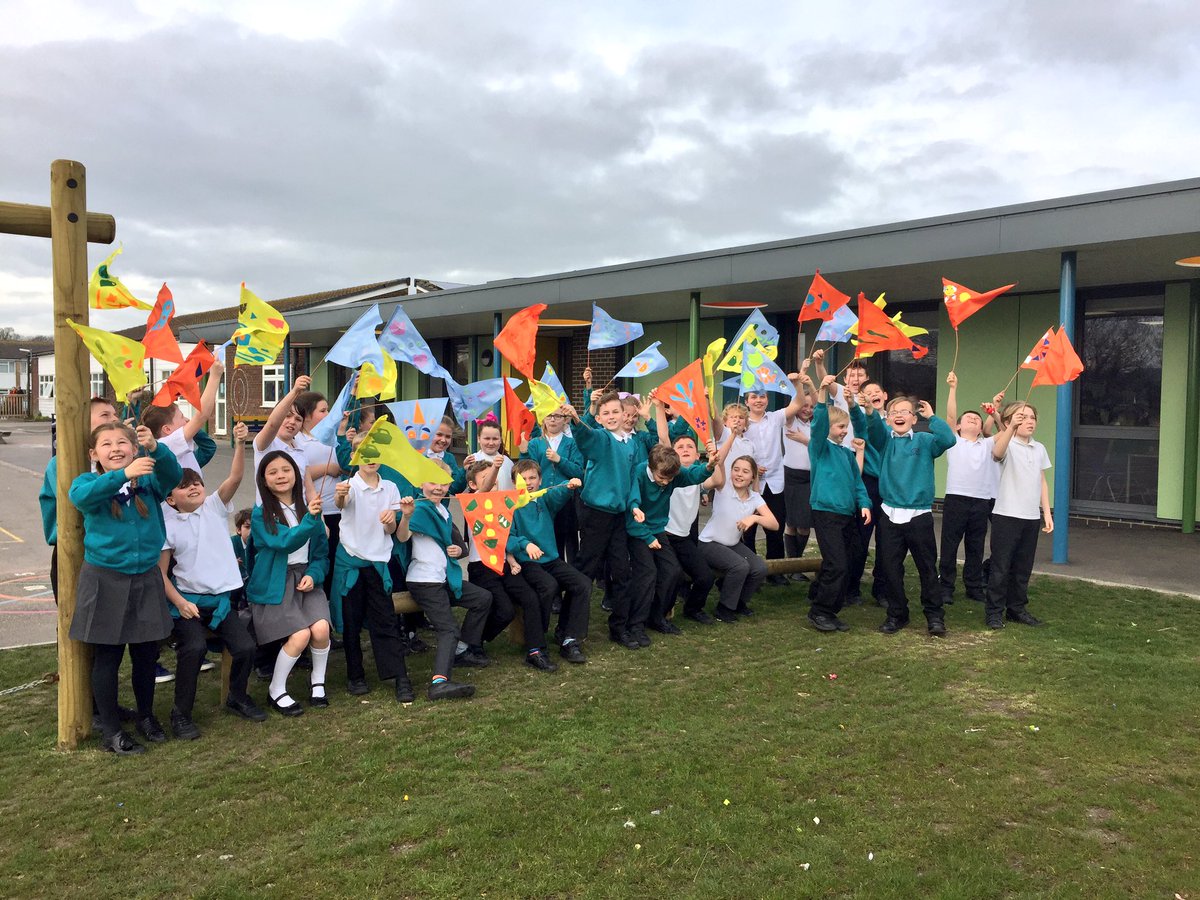 TownerLearning's tweet photo. Superb flag-making skills @westrisejunior - well done! #PatternofFriendship #Eastbourne #Ravilious @SameSkyBTN https://t.co/Myjd7XjPWj