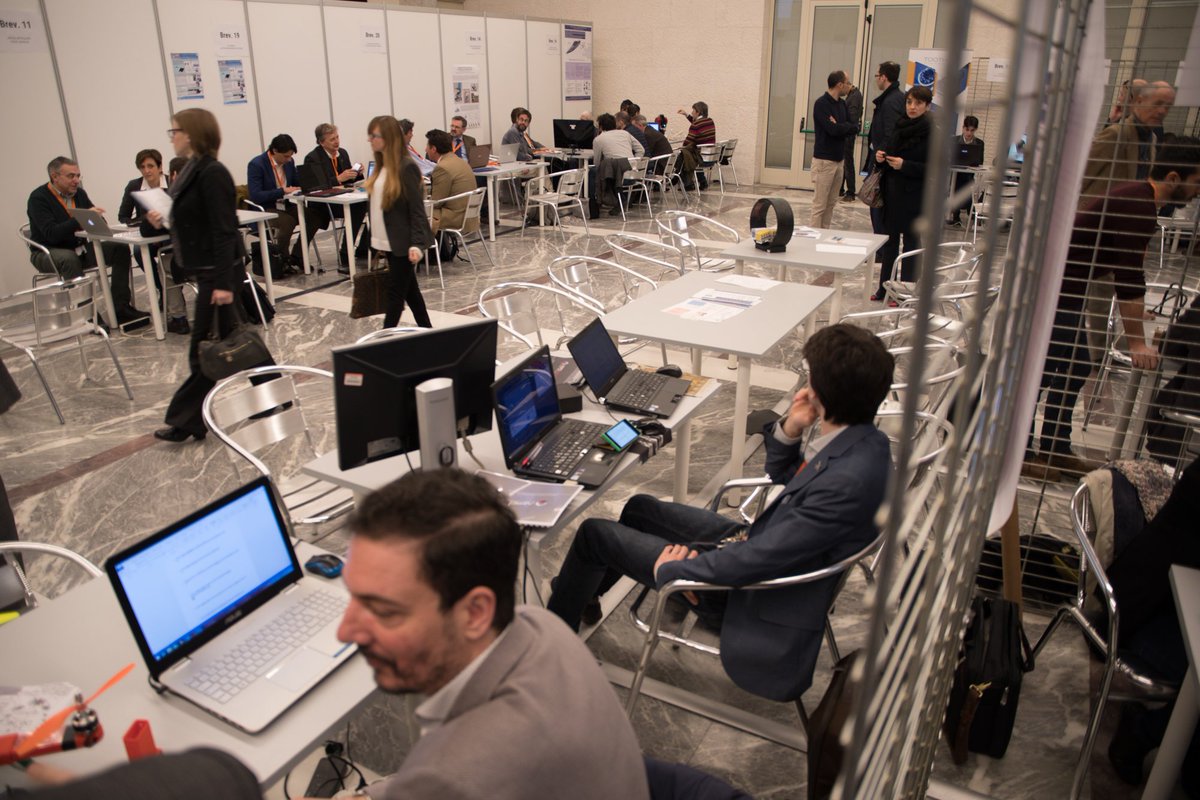 intesasanpaolo's tweet image. Il #Techshareday 2017 è quasi al termine. Grazie a tutti i partecipanti di questa giornata @PoliTonews @TIM_official group.intesasanpaolo.com/scriptIsir0/si…