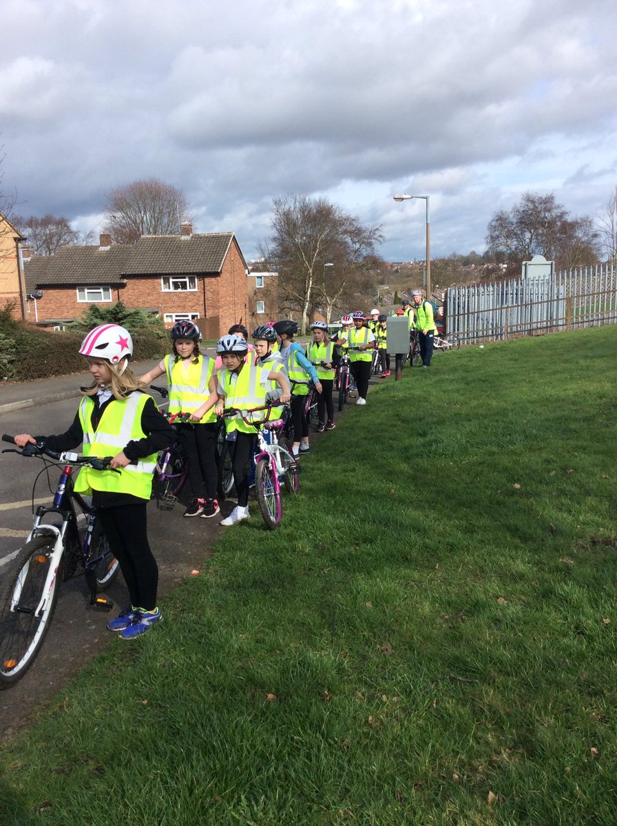 Ladywood_PE's tweet photo. Fantastic weather today for Bikeability at Ladywood. @Erewash_SSP @Ladywood_LM https://t.co/SnkENwIZqx