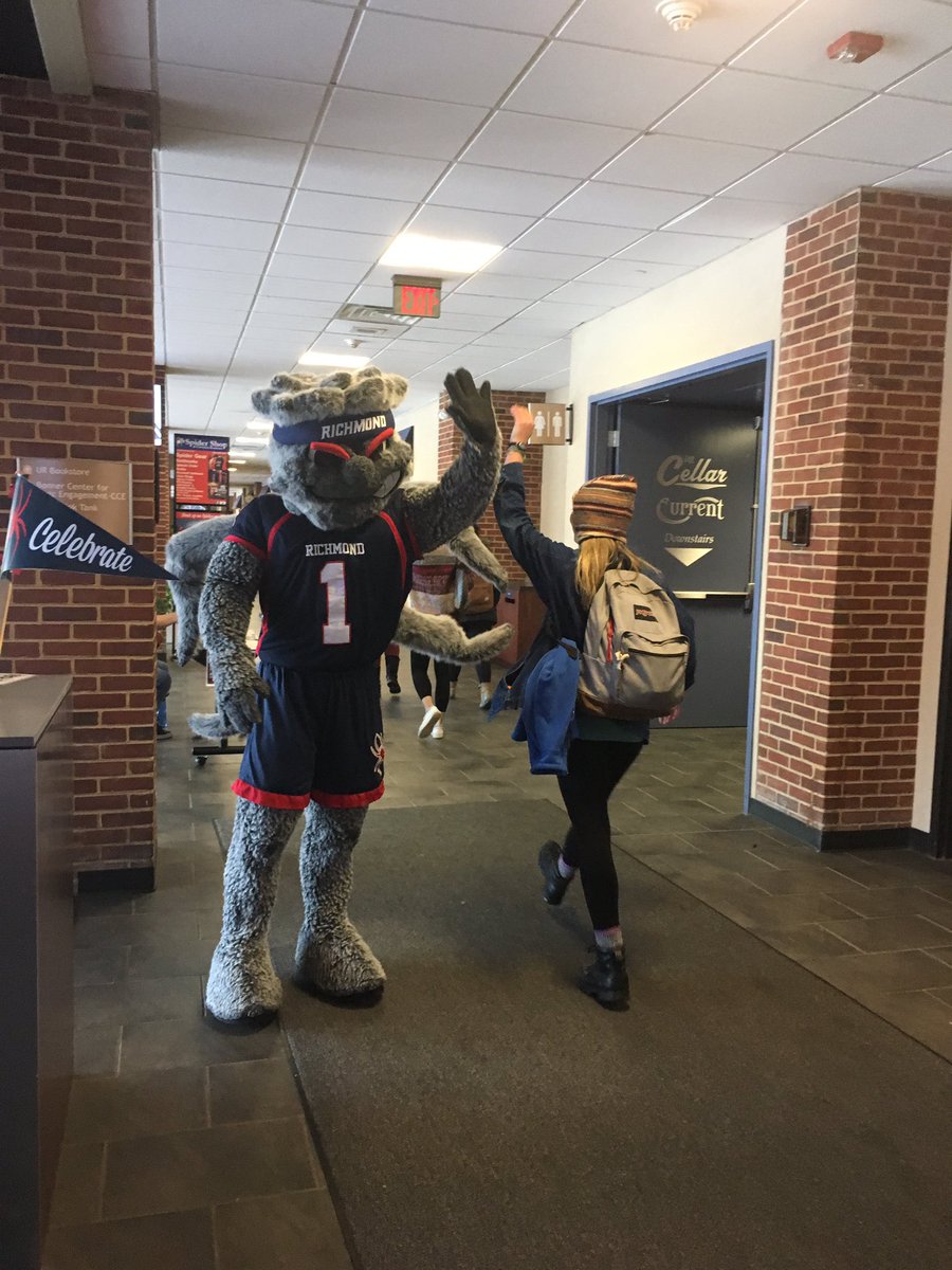 Webstur is giving out free hugs and high fives in the Commons! #SpiderDay  ❤🕷💙