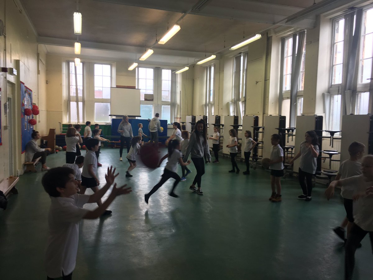 L3Leanne's tweet photo. @StDenis_Primary @PEPASSGlasgow @GlasgowNetball students well under way delivering netball #chestpass #wshape https://t.co/DIf4bVPCvE