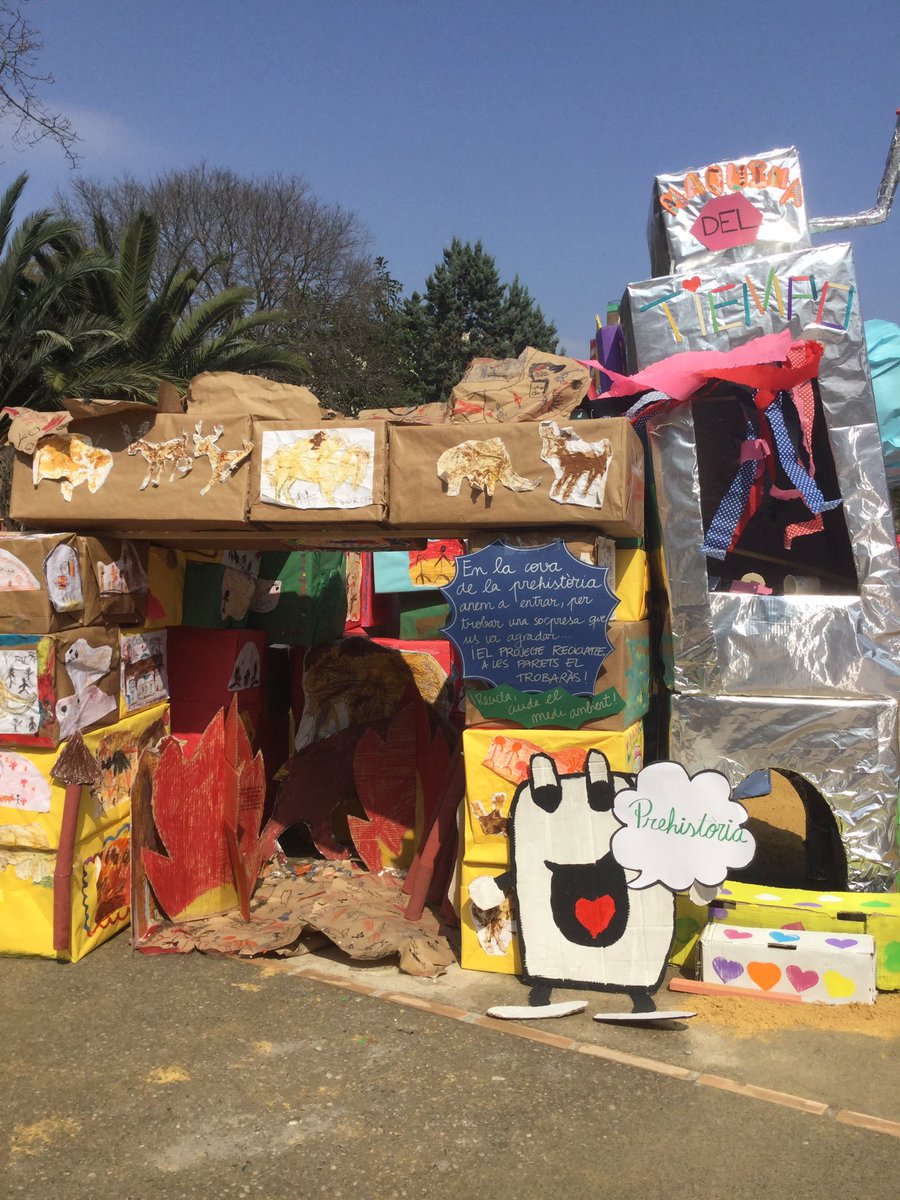 esclavasVLC's tweet photo. Nuestra #Falla2017. La Historia de la Humanidad ha sido un constante #HazloqueQuieras❤️ a lo largo del tiempo. https://t.co/gxbOFqANQB https://t.co/EsMDCz5v4J