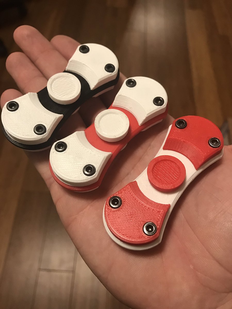 Newman13f's tweet photo. My newest spinner design. Also my favorite. #handspinner #fidgettoy #fidgetspinner #fidget #3dprinted #3dprinting https://t.co/PfVkAq5U2y