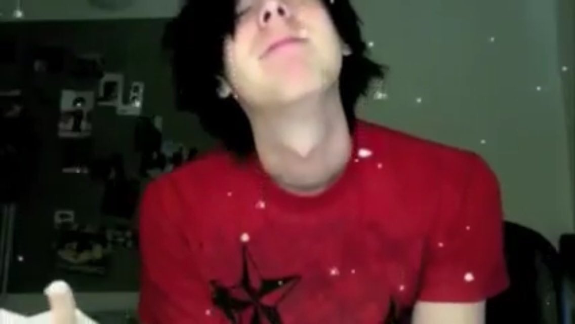 asleepyphill's tweet photo. congrats baby boy i love you so much #4MillForPhil @AmazingPhil https://t.co/yCYESGmUTA