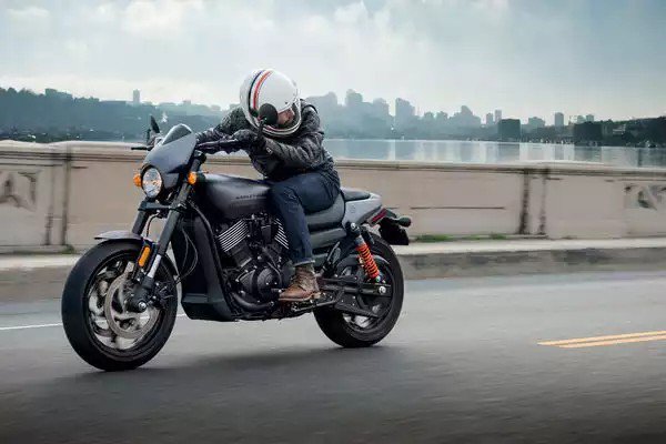 SevenIslands_HD's tweet photo. Turn the Urban grid into your Playground!
Introducing the new Street Rod 750. #HDStreetRod https://t.co/R88N4D0Qo4