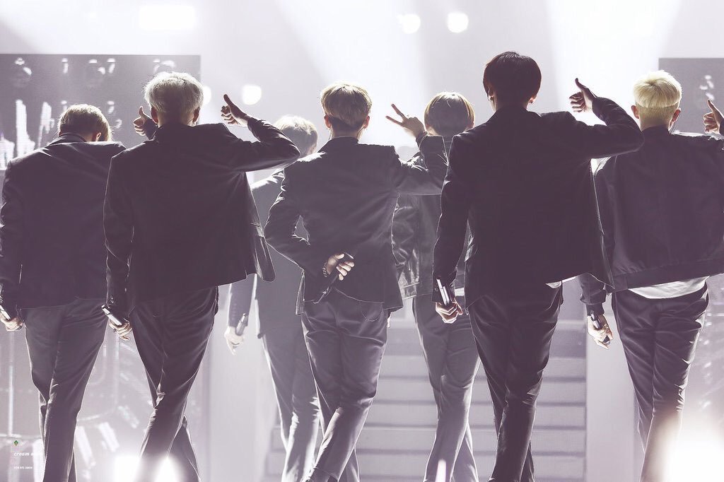 S__G_S2_'s tweet photo. @Army_Intimacy @BTS_friend 
🌸트친소🌸

☇00년생 윤기오빠 0.0309% 더 아껴요!
☇소통 좋아해요 많이 들이대주세요😉
☇선팔&amp;선멘=❤
☇갠타잡❌
☇알티, 마음, 선멘 다 잡으러가요🙌

#아미트친소 https://t.co/WVu2J3JzWD