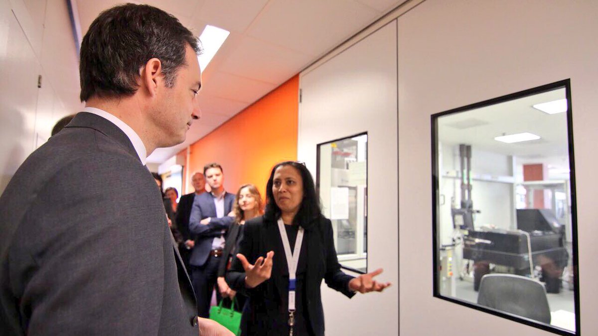 alexanderdecroo's tweet photo. Bezoek @JanssenBelgium in Beerse. Belangrijke partner in aanpakken gezondheidsuitdagingen, dichtbij en veraf. Denk o.m. aan #HIV en #Ebola https://t.co/Gq4JM3ZrAX