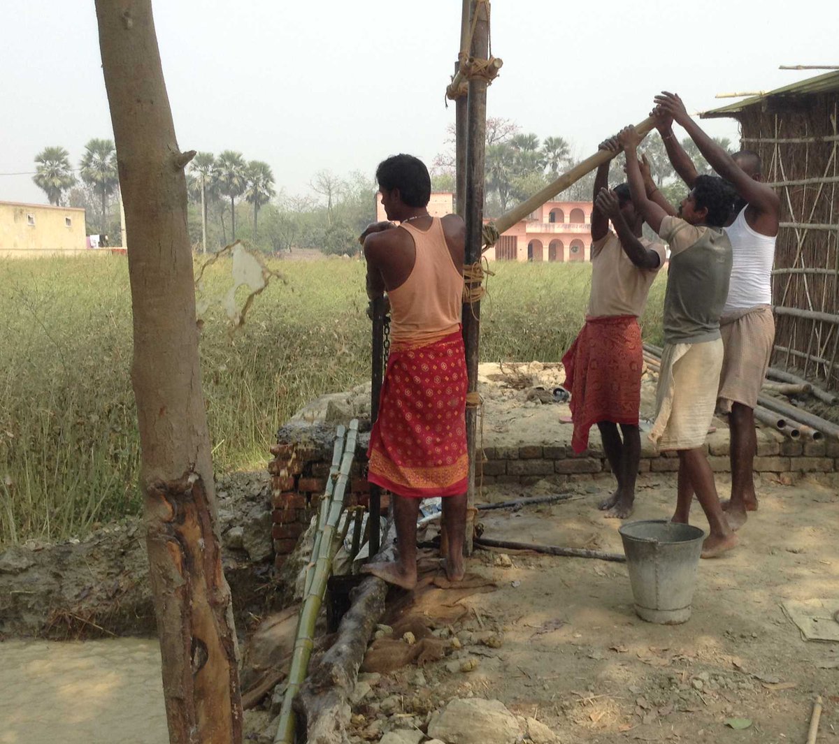 beodoch's tweet photo. Hand-drilling a #borehole into the alluvial #aquifer in Bihar #India: bamboo frame/lever; 2" iron casing; drilled 15m in 10 hrs #groundwater https://t.co/isgvahD2cq
