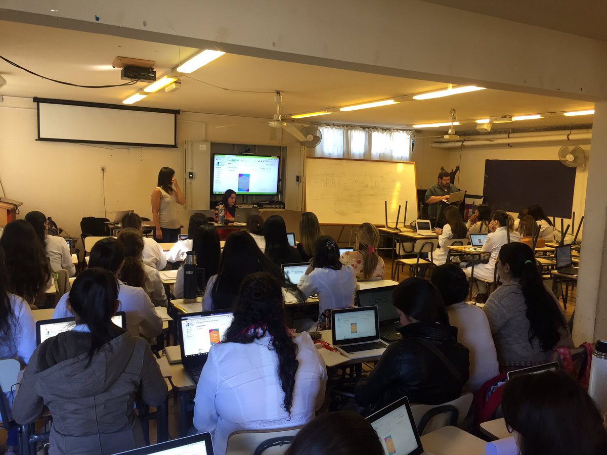 npicoia86's tweet photo. Comienza! #aprendertod@s #capacitacion #estudiantesdemagisterio #IFDRivera #expectativas https://t.co/tJzzD2F1PN