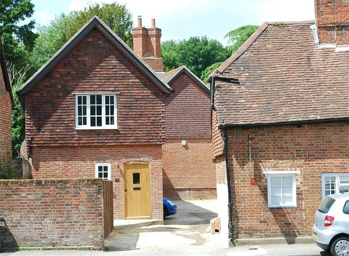 ChartersEstateA's tweet photo. #ToLetTuesday
Stunning village rental...
#Hursley nr #Winchester
£1,100pcm
https://t.co/UNm9lTFJNo
#propertyhants @rightmove @OnTheMarketCom https://t.co/i36b8pJfWq