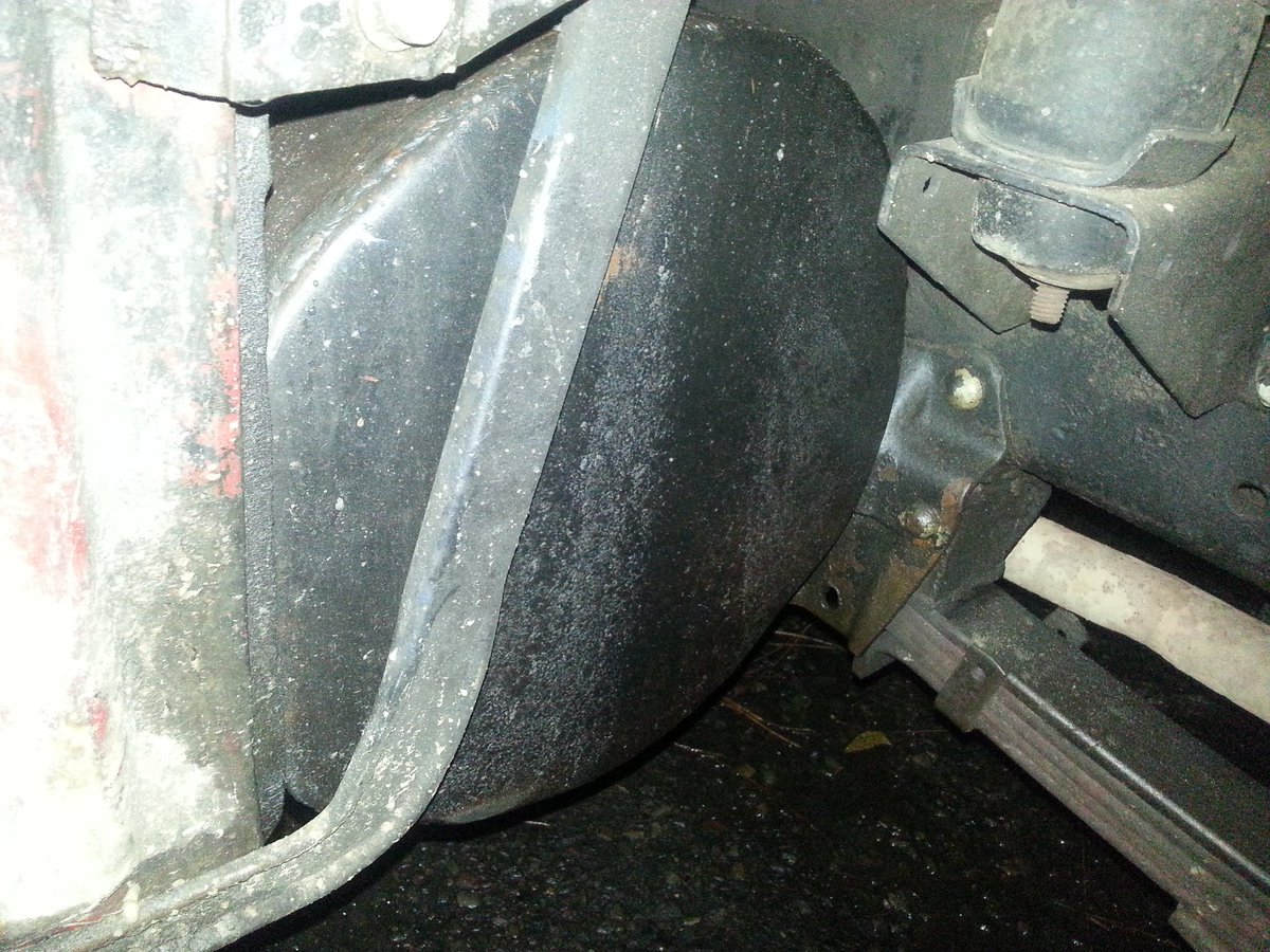 EJB_921BCMS's tweet photo. #estrangulamientoalcontrabando el @EJB_921BCMS logro la Retencion de un Camion Ford 750 con tanques adulterados. @EJB_92BRIG @EjercitoFanb https://t.co/bMWCDCjAtD