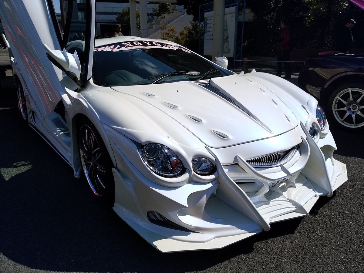 ｔｏｍ ｈ Pa Twitter ポートメッセなごやで開催された 名古屋オートトレンドと言うカスタム カーイベントを観に行き 屋外には ド派手なエアロパーツを装着した光岡自動車のオロチが展示されていました まるで 炎のようなデザインがぶっ飛んでいました