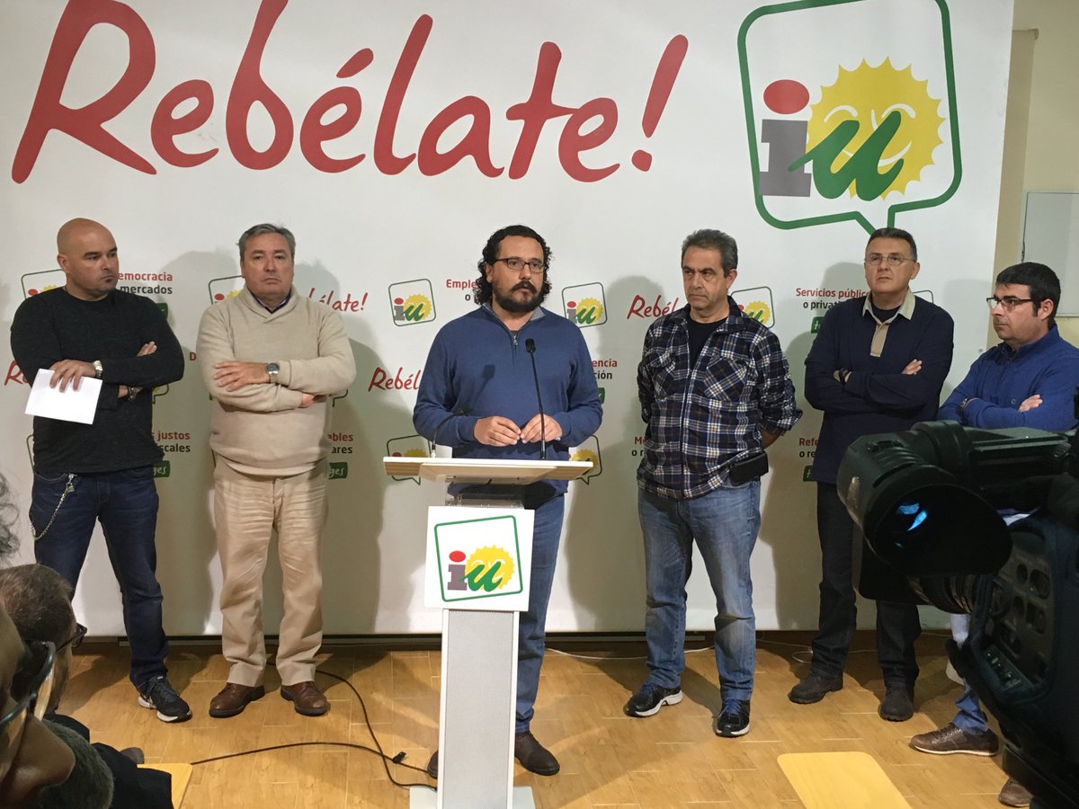 iucadiz's tweet image. El coordinador provincial de IU @mfernandomac muestra el apoyo de IU a la huelga anunciada por los trabajadores del #aeropuertode #BaseRota
