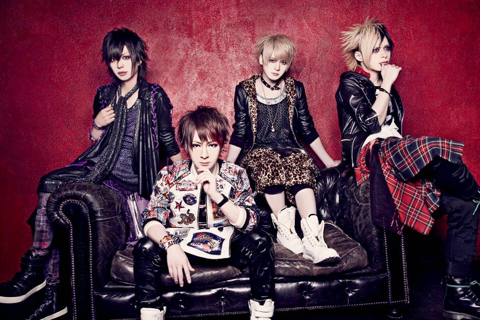 hero_izm's tweet photo. 【拡散希望】
～今までHEROと出逢った全ての人々へ～

『あなた』のHEROで居続けれる為に…
https://t.co/ETQ2h8breE

「BEST」タイムカプセルSPOT 
https://t.co/Zj7ZcTa4HY https://t.co/4ThP3yKUxU