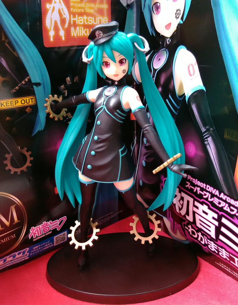 r1_shinkaichi's tweet photo. 🌠景品情報🌠
#ProjectDIVE より初音ミク・わがまま工場長ver.のフィギュアが新開地店にも登場しております💓フィギュアコーナーの奥、jubeat側に置いています!!わからない方はお気軽に聞いてくださいね(ノ*゜▽゜*)
#ラウンドワン新開地 #初音ミク https://t.co/AyWsyflCZM
