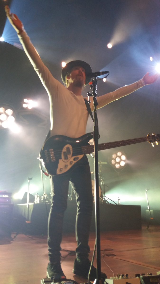 NienoTheater's tweet photo. One of the best night's ever๐ #WOC #WalkingOnCars @WalkingOnCars @SorchaDurham @Dandev51 @EvanHadnett @Patrick_Sheehy1 @Paul_WOC #WOCTour https://t.co/kHv145b7tE
