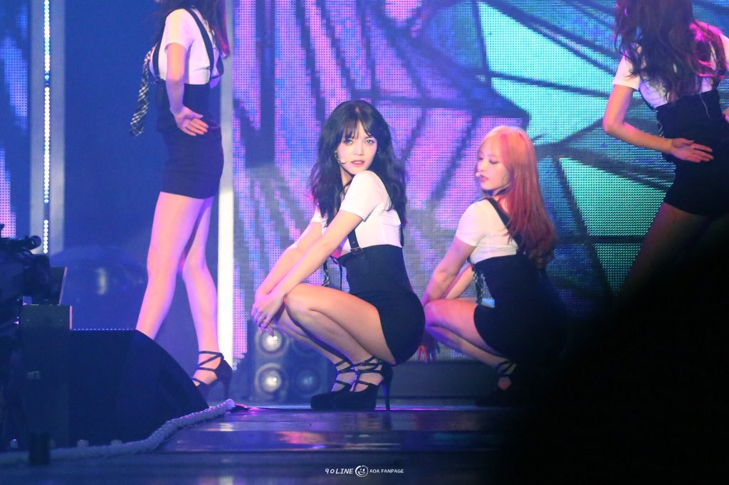 90line_aoa tweet media