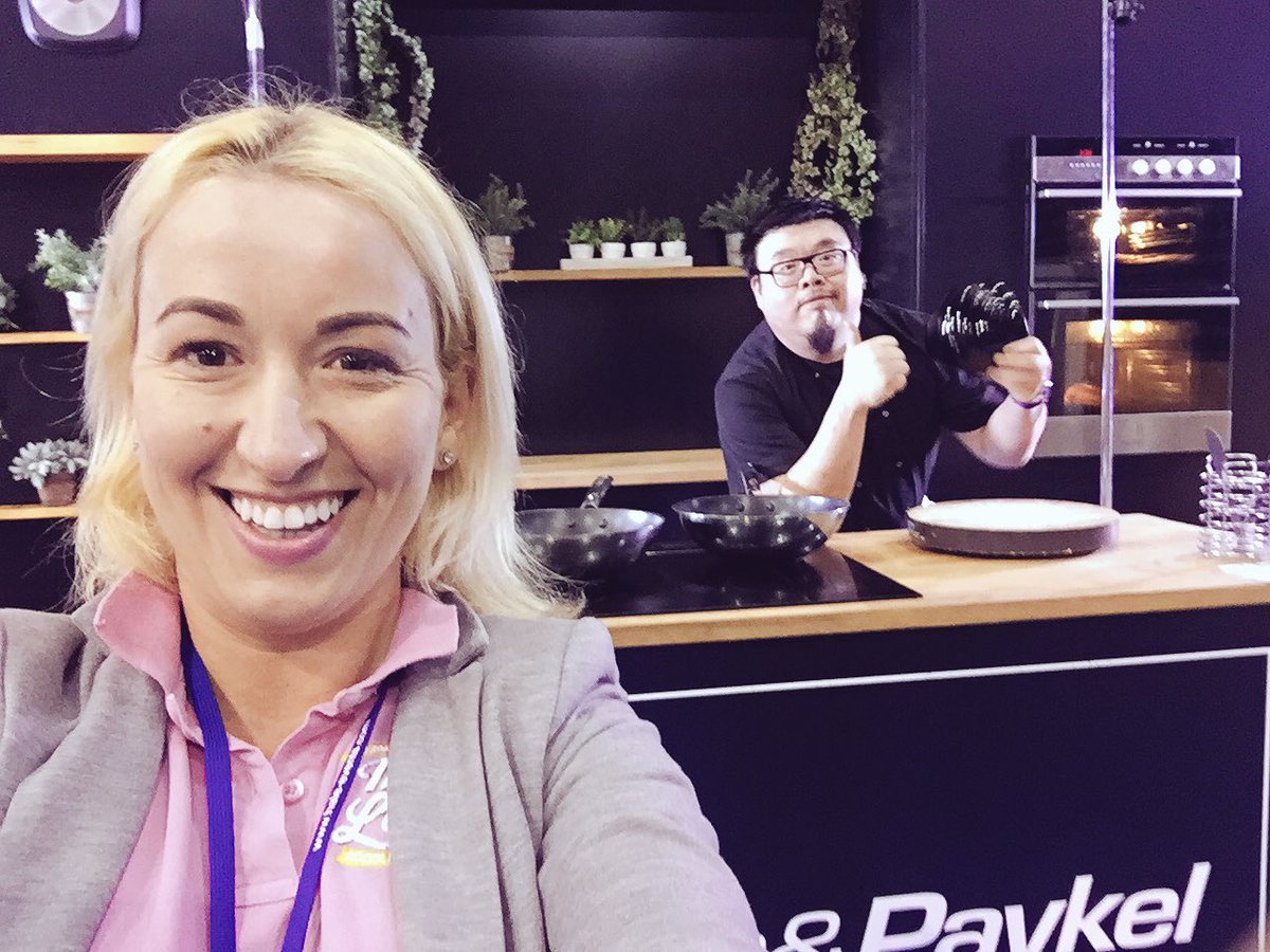 EwelinaBlachut's tweet photo. The legend @wokingwithandy cooking with @mrleesnoodles #mrleesnoodles #cooking #bournemouth #dorsethour #andychu #ewelinablachut https://t.co/O5kPusPEhb
