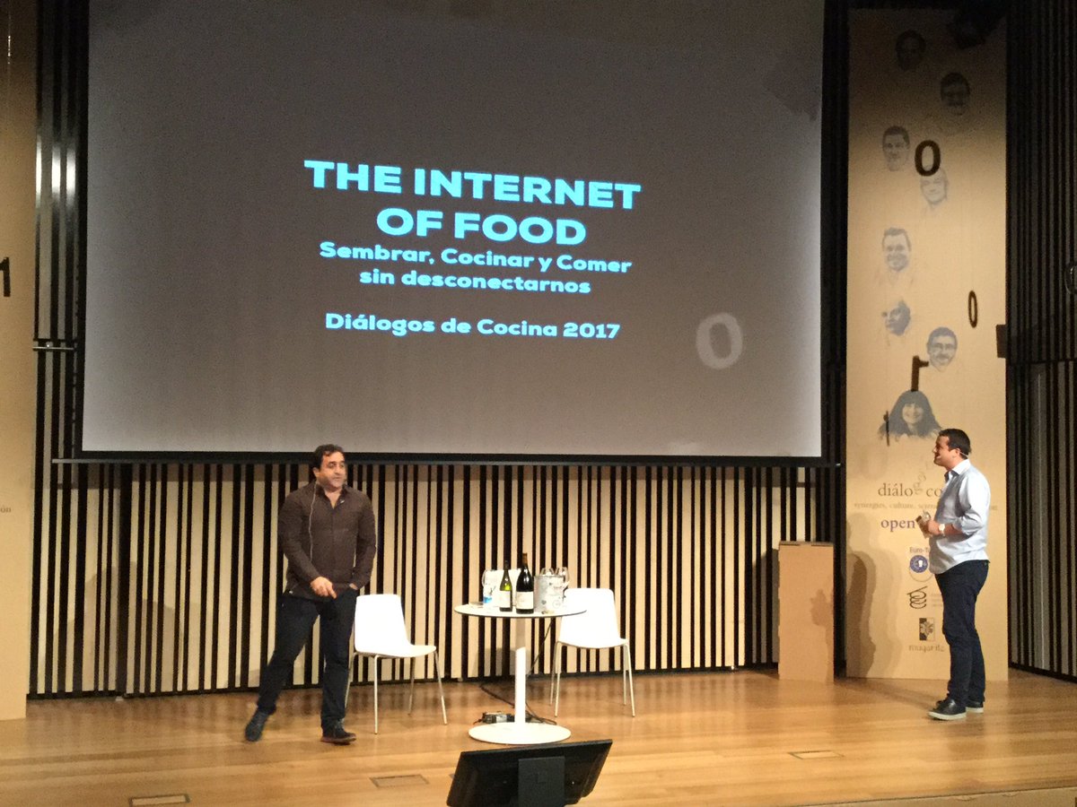 DialogosDCocina's tweet photo. La industria 4.0 está presente en #dialogos17 con las ideas de @NidalBarake y @BorjaBeneyto https://t.co/bOzWLNhDzK