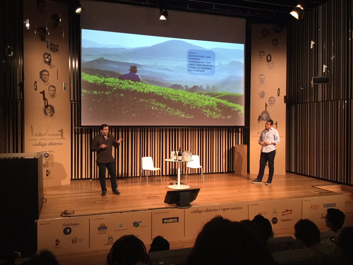 DialogosDCocina's tweet photo. La industria 4.0 está presente en #dialogos17 con las ideas de @NidalBarake y @BorjaBeneyto https://t.co/bOzWLNhDzK