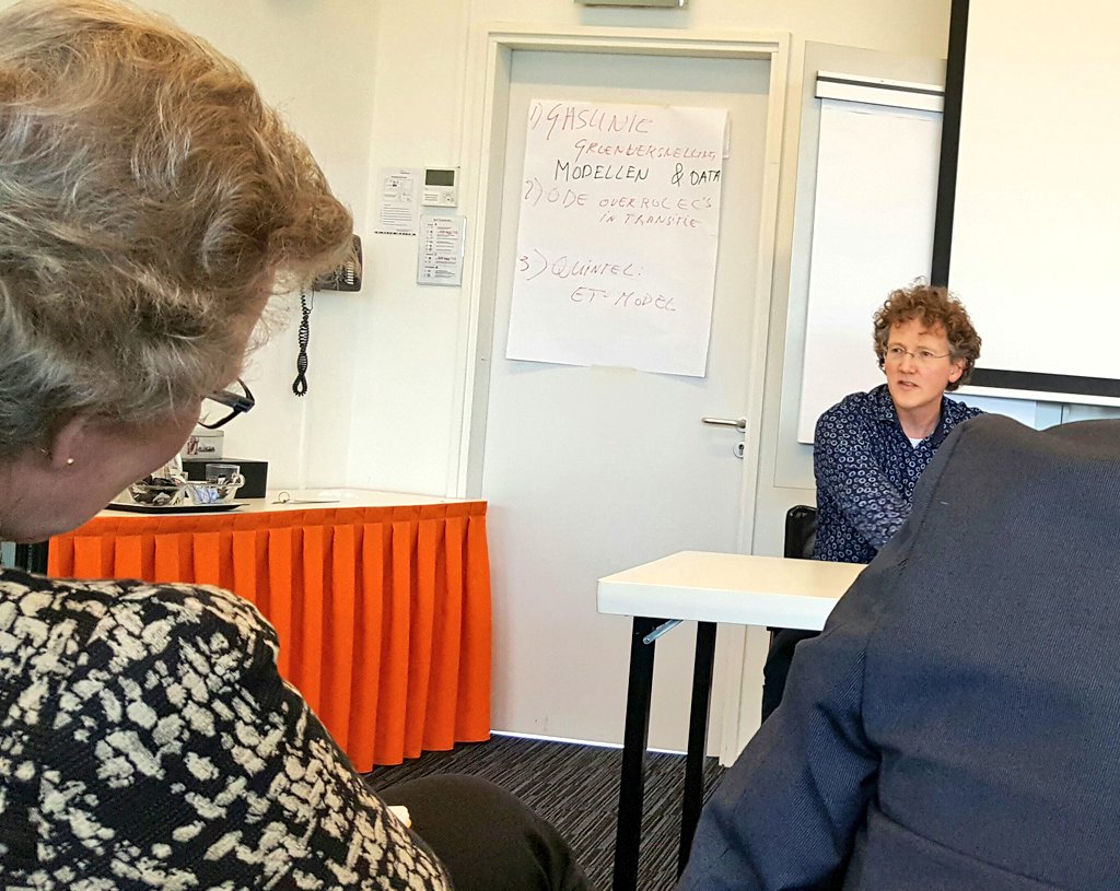 KeesvDaalen's tweet photo. Groningen deelt ervaringen ET Moses van #Quintel, waarmee samen met Gasunie & @Enexis voor 1e wijk analyse is gedaan. #GDAardgaslozewijken https://t.co/wUeVPLeqwi