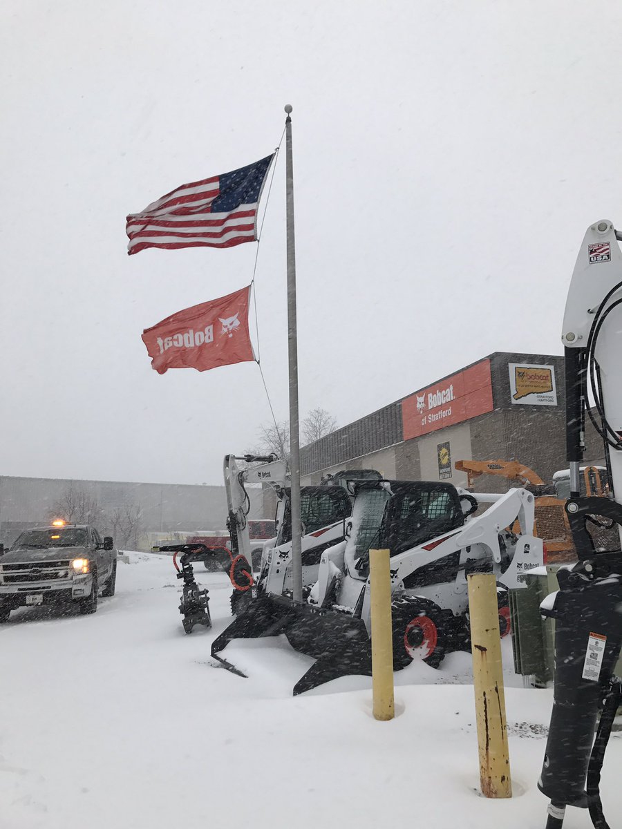 toddg2's tweet photo. Snow and wind. Bobcat of Stratford is open.  @FisherPlows @BobcatCompany @awmarek https://t.co/DX2VRmVXOF