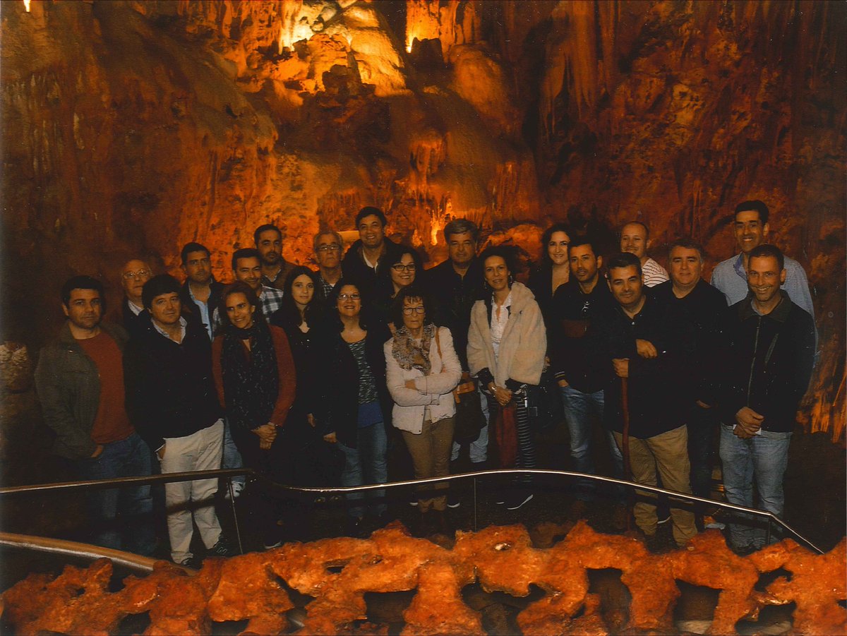 JmcsComercio's tweet photo. Aniversário da JMCS!
15 anos de sucessos!!!
Excelente dia de convívio com almoço e visita as Grutas de Mira D’Aire https://t.co/2z6KDe2NvO
