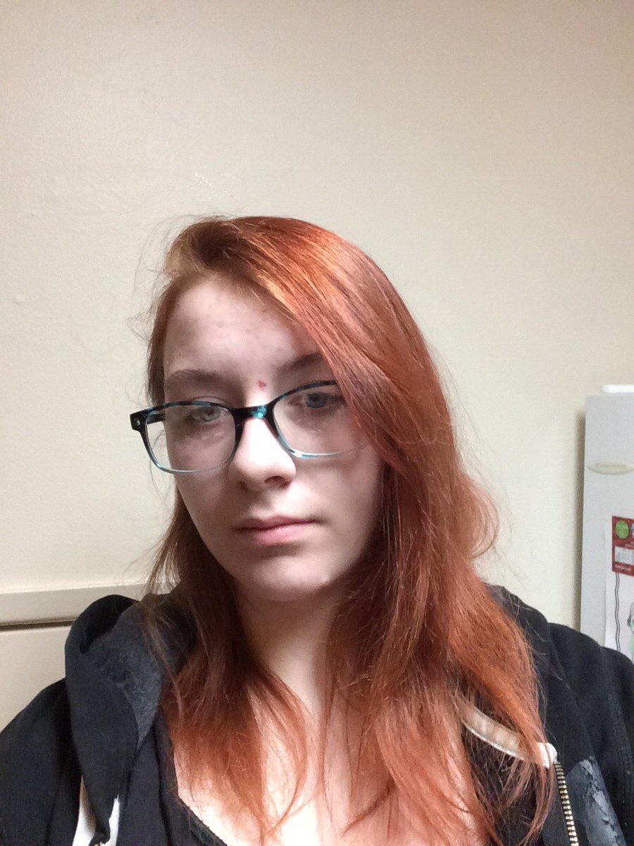 TheFreakIsLoose's tweet photo. Redyed my hair Last night. I think it looks nice #haircolor #hair https://t.co/i8IUKeoqOg