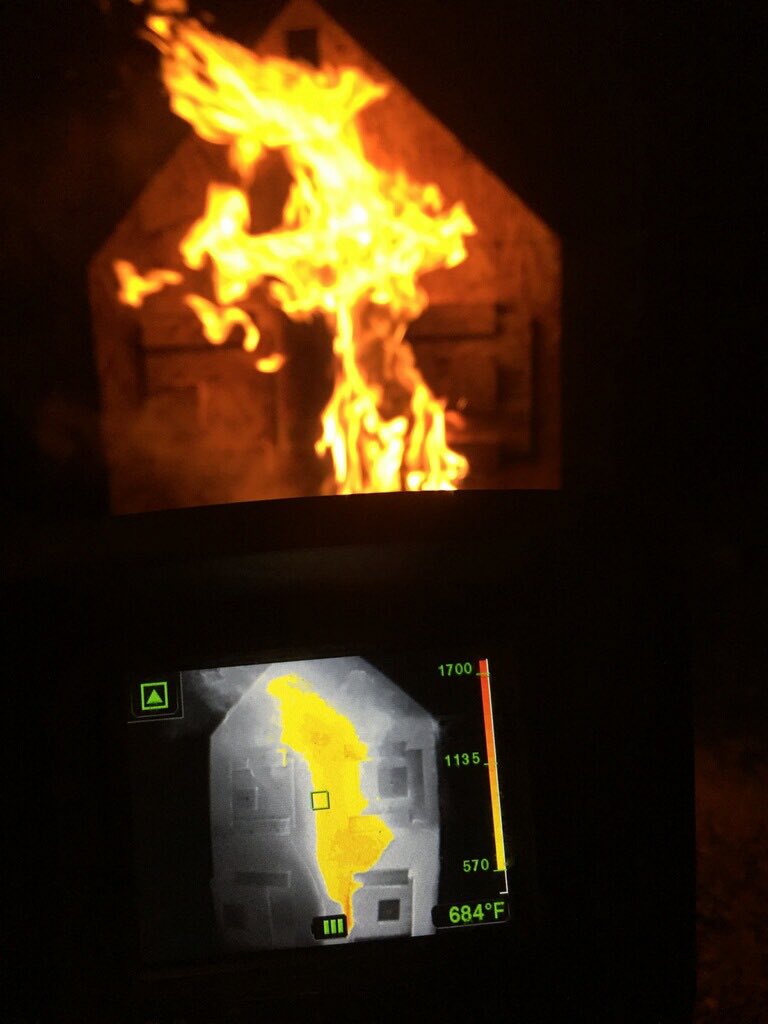 chief5area5's tweet photo. Principle Modern Fire Attack at Whitesville FD. Thank you @Resa3Dunbar for your support. @Jumpseatviews @KCCDHSEM https://t.co/cuUvWkDDg4